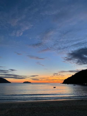 Casa na Ilha Grande ,areia e mar��